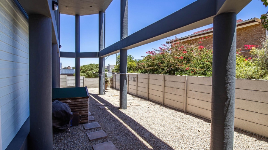 4 Bedroom Property for Sale in De Kelders Western Cape